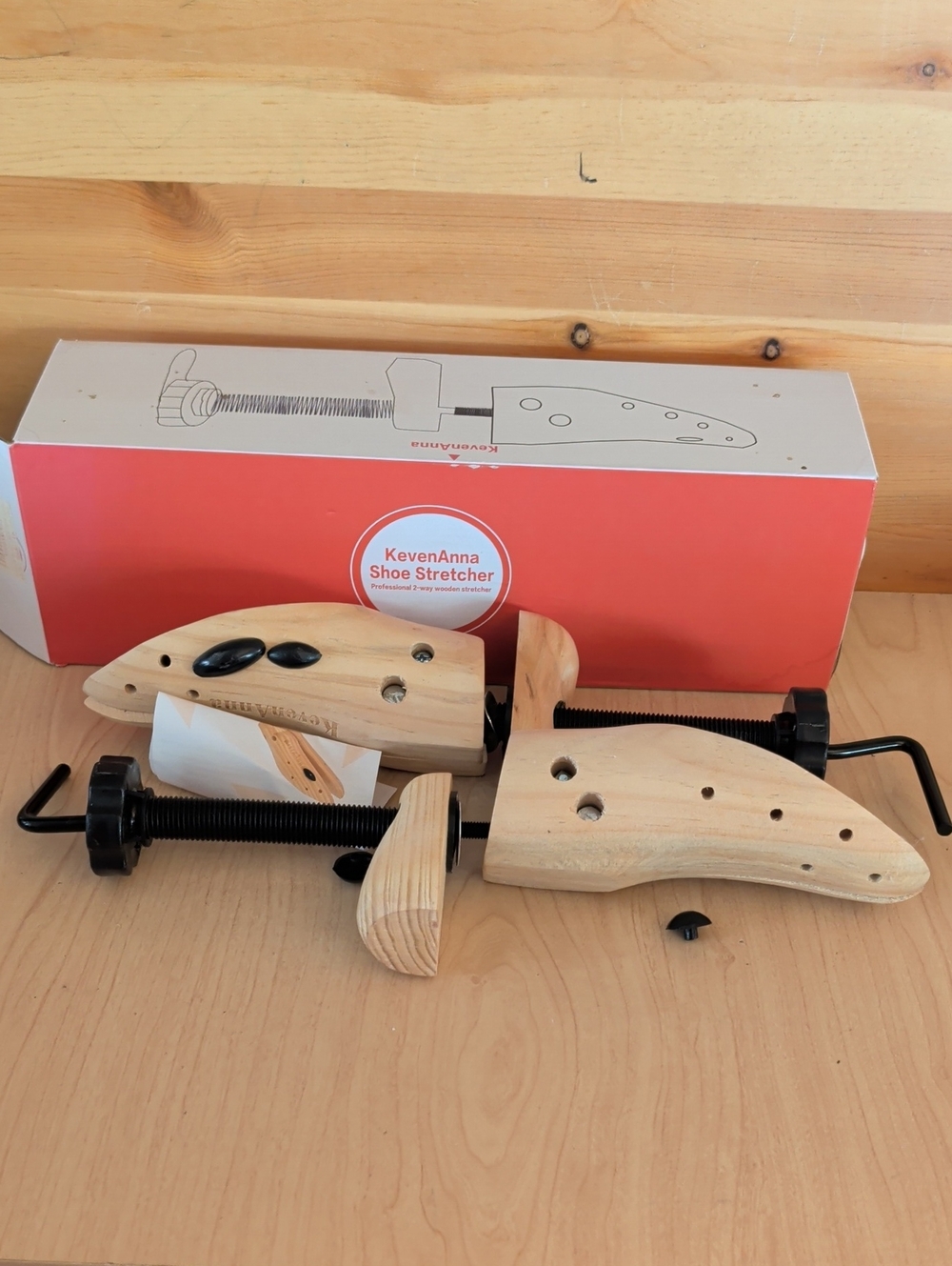 NIB. KaveAnna Women Wooden Shoe Stretcher - Natural Wood.